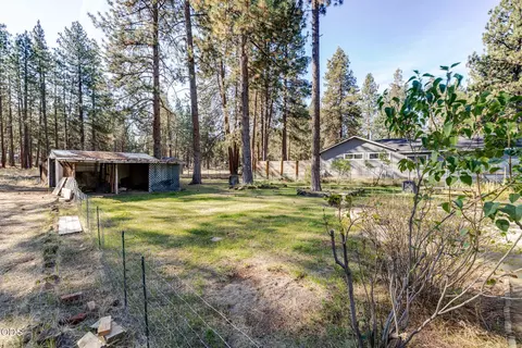 Exterior - 19487 Baker Rd, Bend, OR 97702 photo 6 of 13