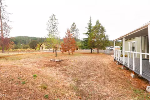 Exterior - 110 Mason Rd, Eagle Point, OR 97524 photo 2 of 4
