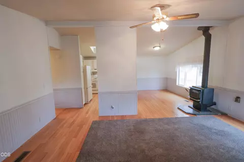 Living - 110 Mason Rd, Eagle Point, OR 97524 photo 2 of 2