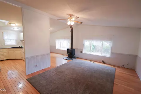 Living - 110 Mason Rd, Eagle Point, OR 97524 photo 1 of 2