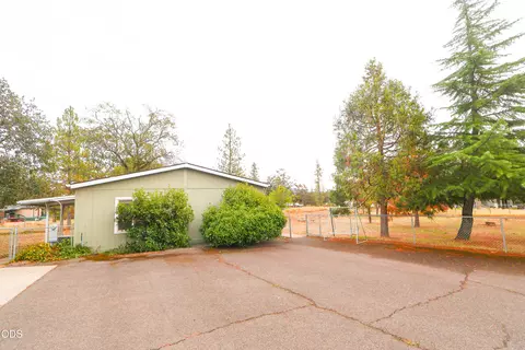 Exterior - 110 Mason Rd, Eagle Point, OR 97524 photo 4 of 4