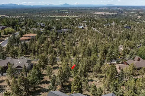 3341 NW Panorama Dr, Bend, OR 97703 photo 3