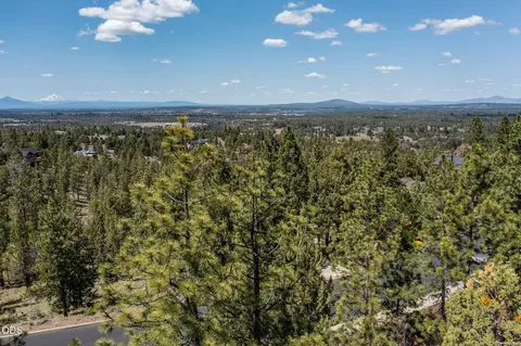 3341 NW Panorama Dr, Bend, OR 97703 photo 8