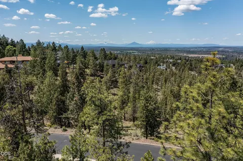 3341 NW Panorama Dr, Bend, OR 97703 photo 6