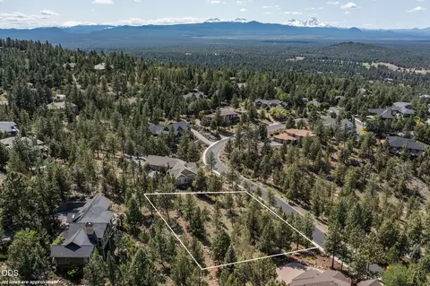 3341 NW Panorama Dr, Bend, OR 97703 photo 5