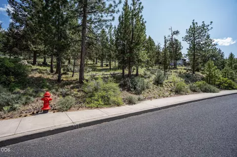 3341 NW Panorama Dr, Bend, OR 97703 photo 16