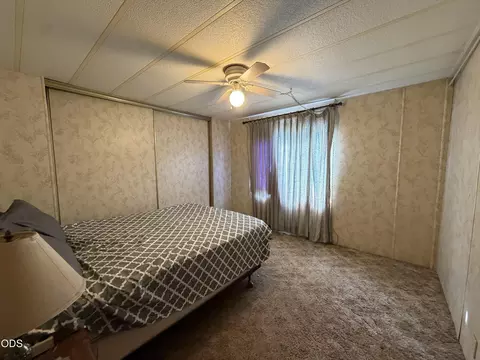 Bedroom - 3592 E Lake Ave, Chiloquin, OR 97624 photo 2 of 4