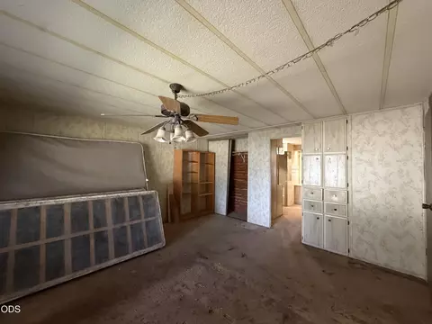 Bedroom - 3592 E Lake Ave, Chiloquin, OR 97624 photo 4 of 4