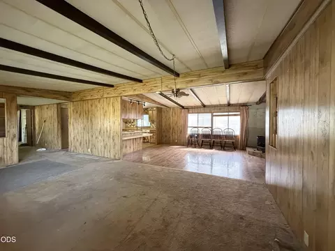 Living - 3592 E Lake Ave, Chiloquin, OR 97624 photo 1 of 4
