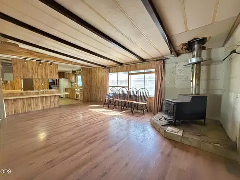 Living - 3592 E Lake Ave, Chiloquin, OR 97624 photo 2 of 4