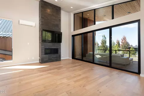 Living - 19332 Outrider Loop, Bend, OR 97702 photo 4 of 5