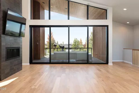 Living - 19332 Outrider Loop, Bend, OR 97702 photo 5 of 5