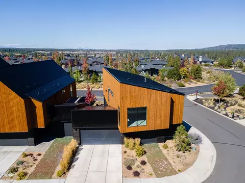 View/Area - 19332 Outrider Loop, Bend, OR 97702 photo 1 of 4