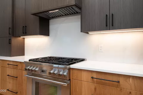 Kitchen - 19332 Outrider Loop, Bend, OR 97702 photo 3 of 6