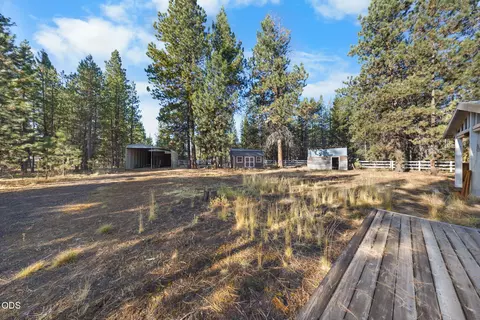 Exterior - 52747 Ammon Rd, La Pine, OR 97739 photo 8 of 13