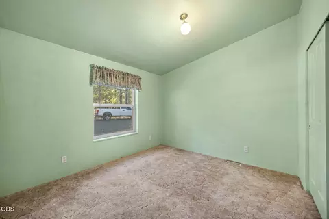 Bedroom - 52747 Ammon Rd, La Pine, OR 97739 photo 3 of 3