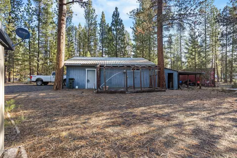 Exterior - 52747 Ammon Rd, La Pine, OR 97739 photo 9 of 13