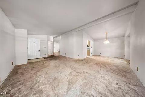 Living - 52747 Ammon Rd, La Pine, OR 97739 photo 1 of 3