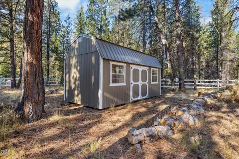 Exterior - 52747 Ammon Rd, La Pine, OR 97739 photo 4 of 13