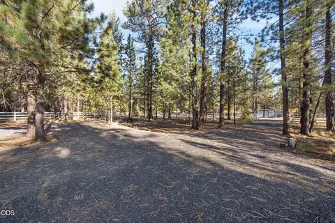 Exterior - 52747 Ammon Rd, La Pine, OR 97739 photo 11 of 13