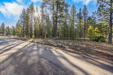 52755 Ammon Rd, La Pine, OR 97739 photo 2