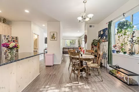 Dining - 400 Oak St, Phoenix, OR 97535 photo 1 of 2