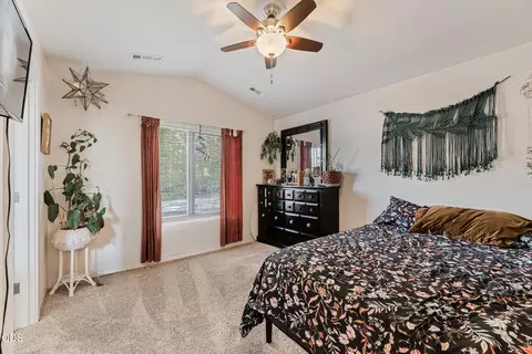 Bedroom - 400 Oak St, Phoenix, OR 97535 photo 1 of 3