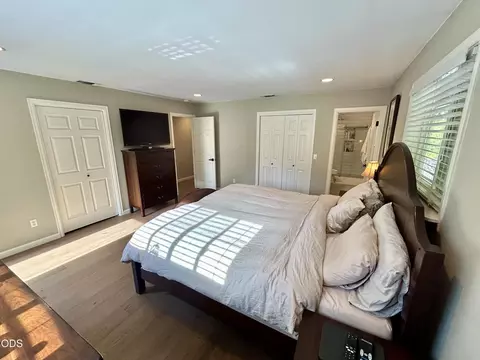 Bedroom - 8129 Thompson Creek Rd, Applegate, OR 97530 photo 2 of 5