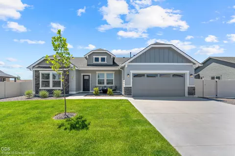 3093 Mt Thielsen Dr #65, Medford, OR 97504