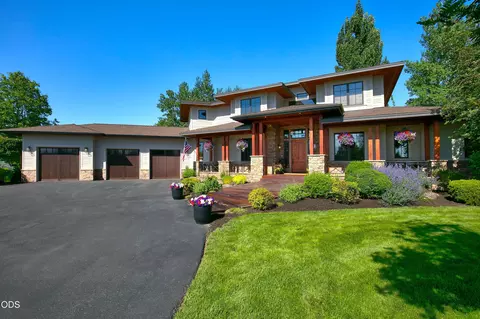Exterior - 22155 Rickard Rd, Bend, OR 97702 photo 1 of 9