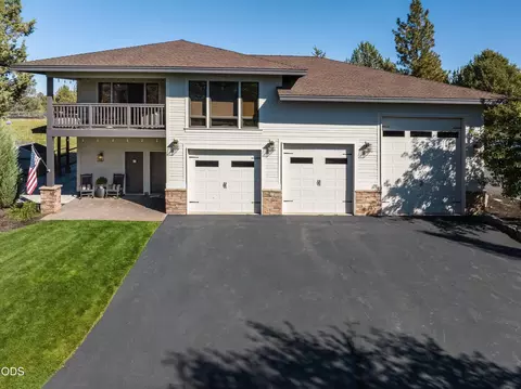 Exterior - 22155 Rickard Rd, Bend, OR 97702 photo 6 of 9