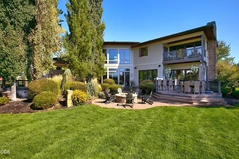 Exterior - 22155 Rickard Rd, Bend, OR 97702 photo 3 of 9