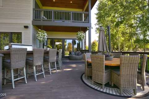 Exterior - 22155 Rickard Rd, Bend, OR 97702 photo 5 of 9