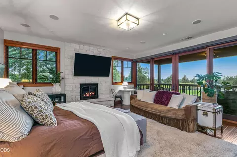 Bedroom - 22155 Rickard Rd, Bend, OR 97702 photo 6 of 7