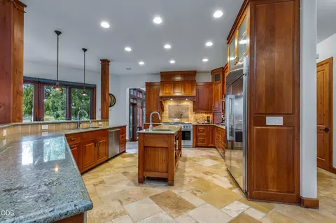 Kitchen - 22155 Rickard Rd, Bend, OR 97702 photo 1 of 5