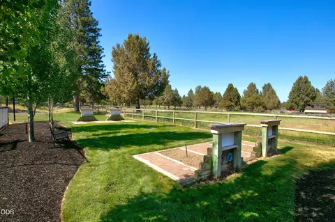 Exterior - 22155 Rickard Rd, Bend, OR 97702 photo 8 of 9