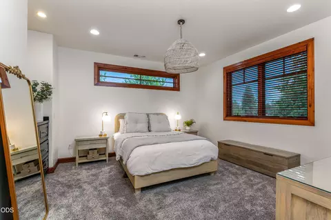 Bedroom - 22155 Rickard Rd, Bend, OR 97702 photo 4 of 7