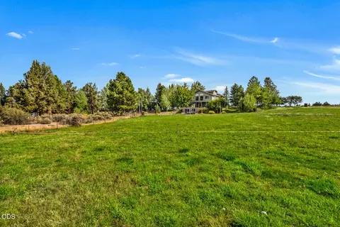 Exterior - 64160 Pioneer Loop, Bend, OR 97701 photo 7 of 11