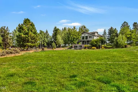 Exterior - 64160 Pioneer Loop, Bend, OR 97701 photo 8 of 11