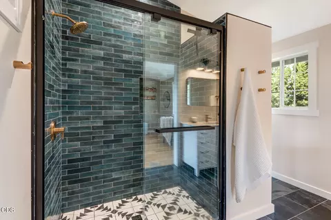 Bath - 64160 Pioneer Loop, Bend, OR 97701 photo 2 of 3