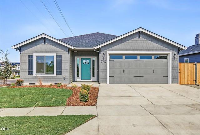 3703 Carlin Dr, Medford, OR 97504