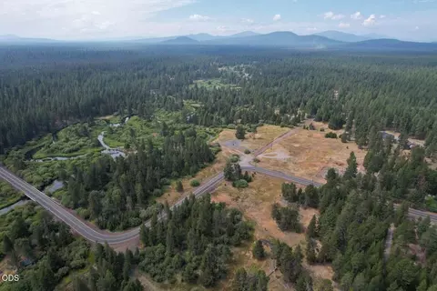 15522 Deer Ave, La Pine, OR 97739 photo 2