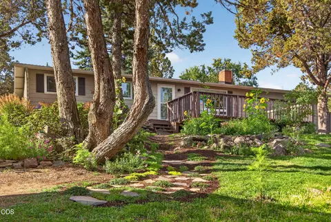 3060 SW 35th Ct, Redmond, OR 97756
