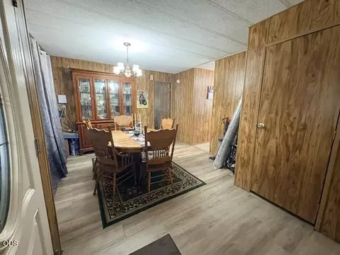 Dining - 136028 Us 97, Crescent, OR 97733 photo 1 of 2
