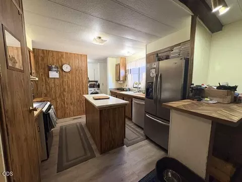 Kitchen - 136028 Us 97, Crescent, OR 97733 photo 3 of 4