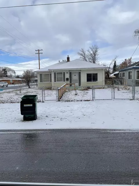 2301 Radcliffe Ave, Klamath Falls, OR 97601