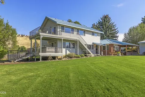7808 Hilyard Ave, Klamath Falls, OR 97603