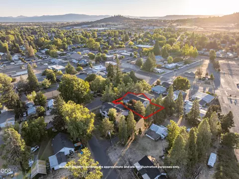 View/Area - 166 Napa St, Eagle Point, OR 97524 photo 2 of 6