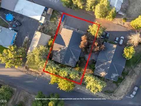 View/Area - 166 Napa St, Eagle Point, OR 97524 photo 3 of 6