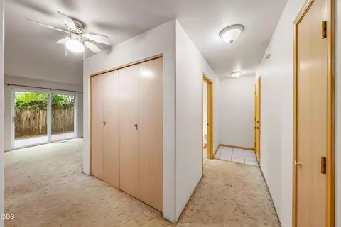 Entry Way - Undisclosed, Eagle Point, OR 97524 photo 1 of 3